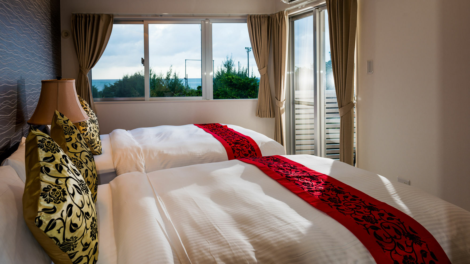 United Resort Ocean Front Онна Екстер'єр фото